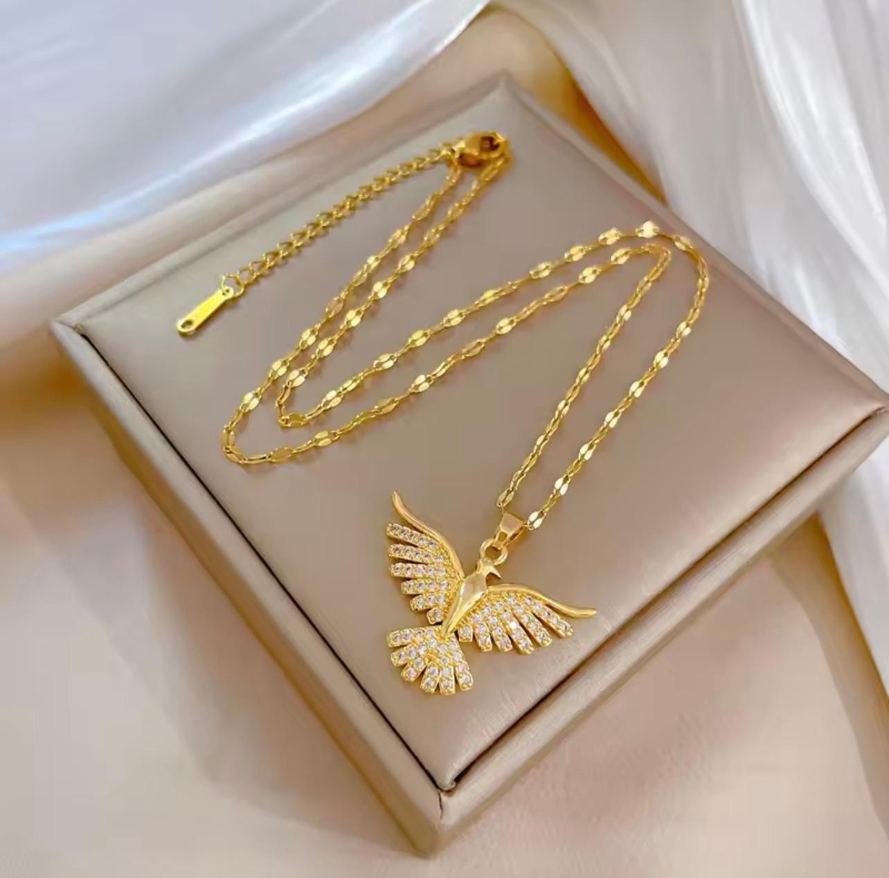 Gold Tone Bird Pendant Necklace Women Fashion Jewelry Gift