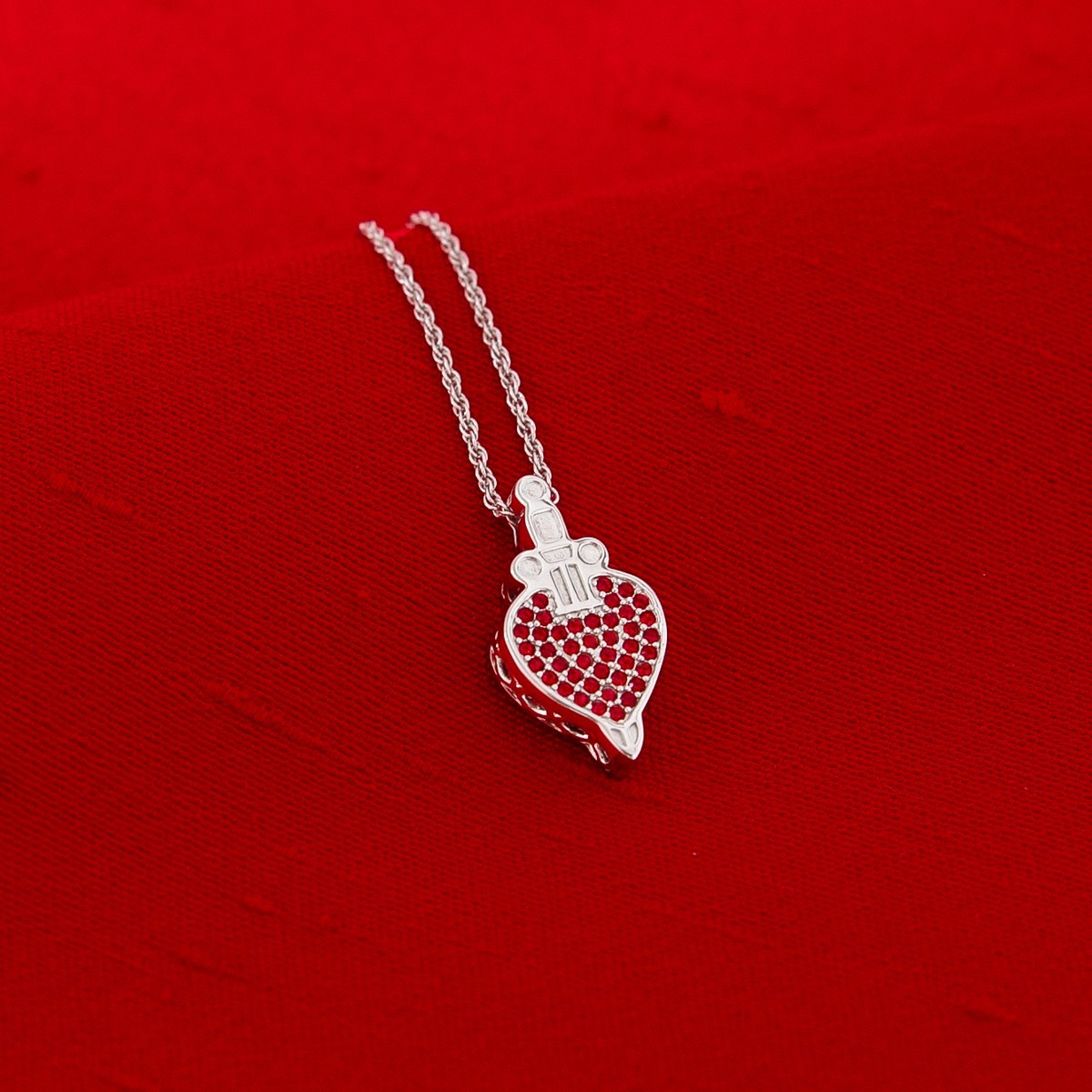 Disney X RockLove NEW ‘Disney Snow White’ Evil Queen Iconic Villains Necklace