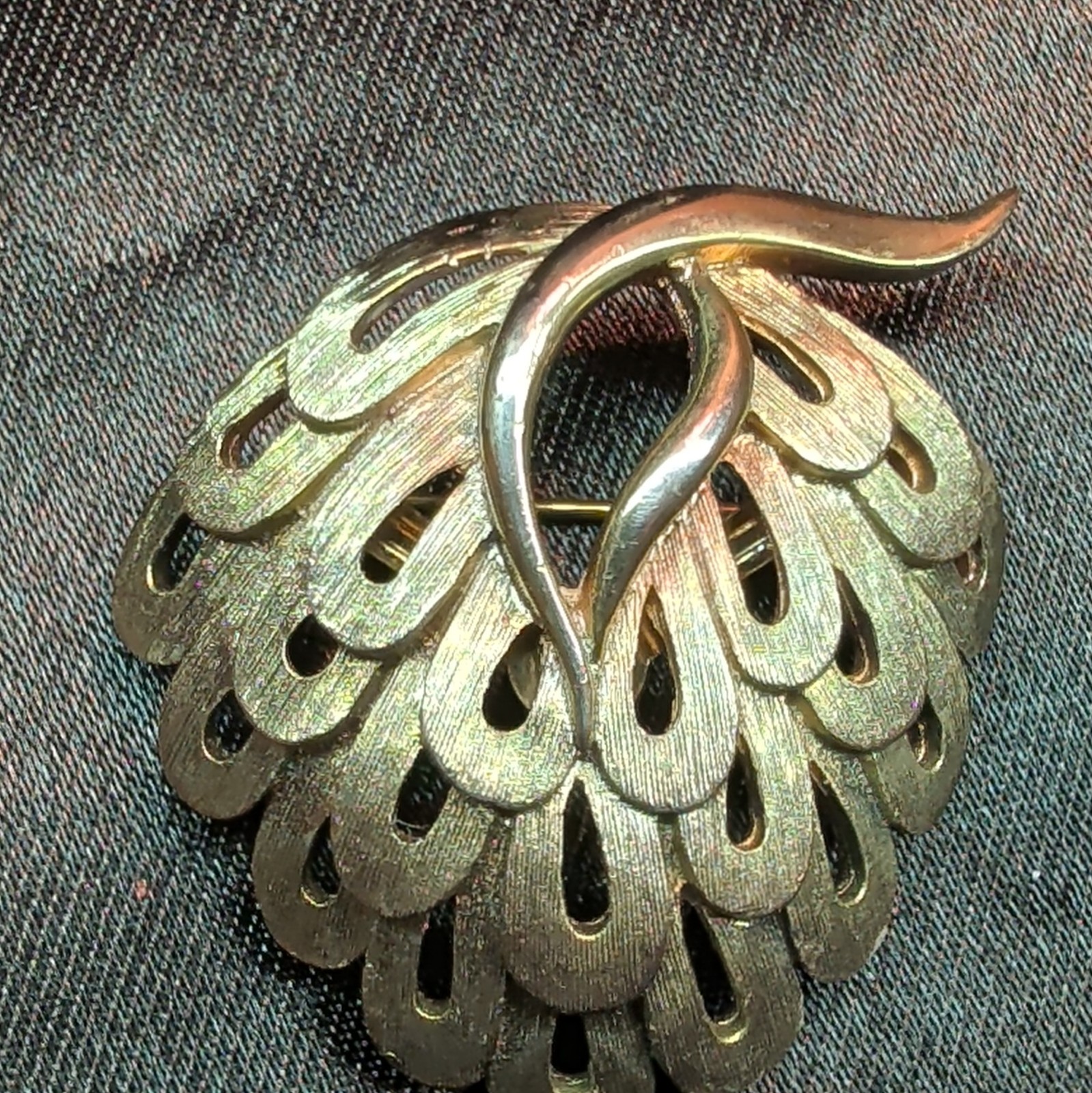 Trifari Gold Tone Leaf Fan Brooch Pin, Signed Metal, No Stones