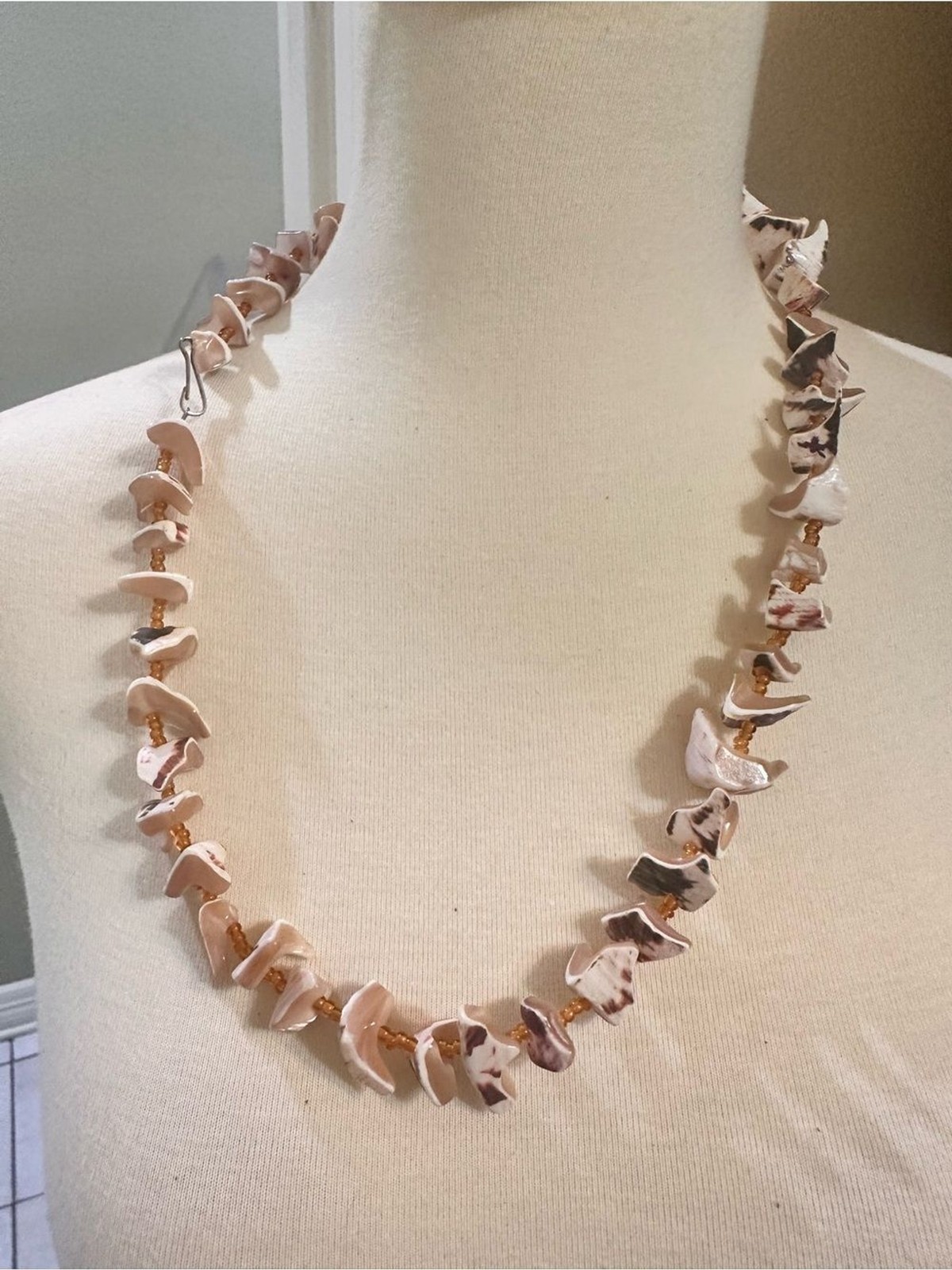 Source Unknown Beige and Cream Shell Necklace with Gold Bead Accents