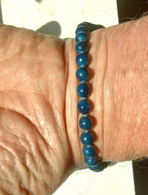 Vintage Blue Glass Bead or Acrylic Choker Necklace 14″ Classic Single Strand 31g