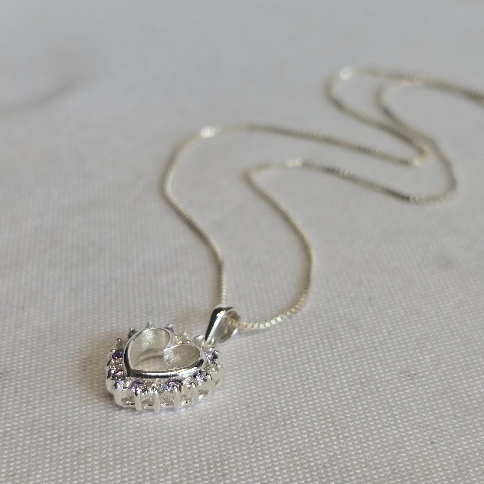 Sterling Silver Necklace 4.4g Jewelry 17.5″ Chain Purple & Clear Stones *READ*