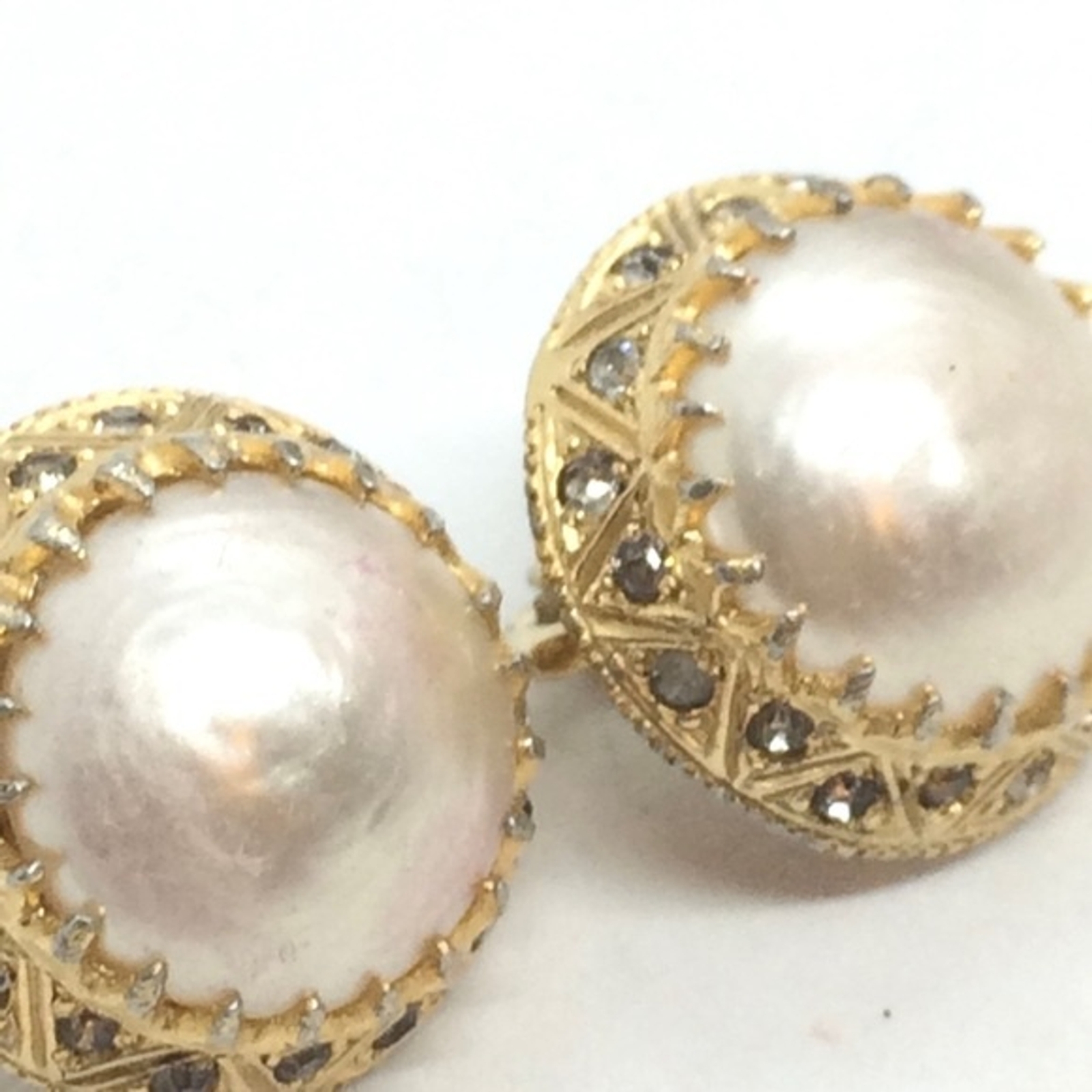 VINTAGE NETTIE ROSENSTEIN CLIP ON EARRINGS FAUX PEARL RHINESTONES GOLD TONE