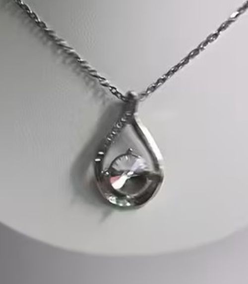 Elegant Teardrop Pendant Necklace. Fashionable Design with Imitation Gem Stone