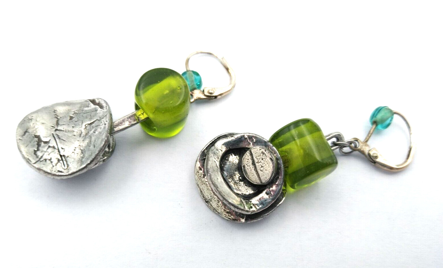 Beautiful Dangler Pierced Earrings Silver Tone Green Glass Beads