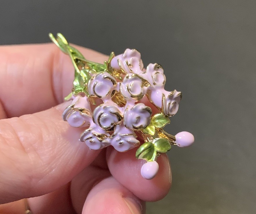Enamel Rose Bouquet Brooch Pink and Green Gold Tone 2” Flowers Cute New