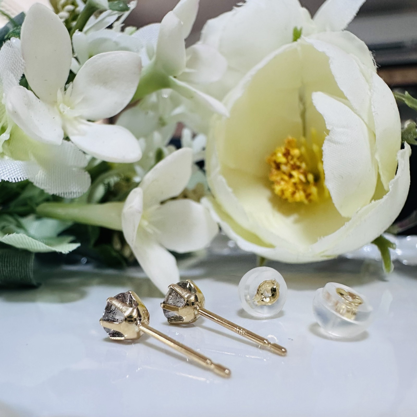 K18 Natural Diamond Earrings total 0.5ct (0.25ct×2）JAPAN Seller