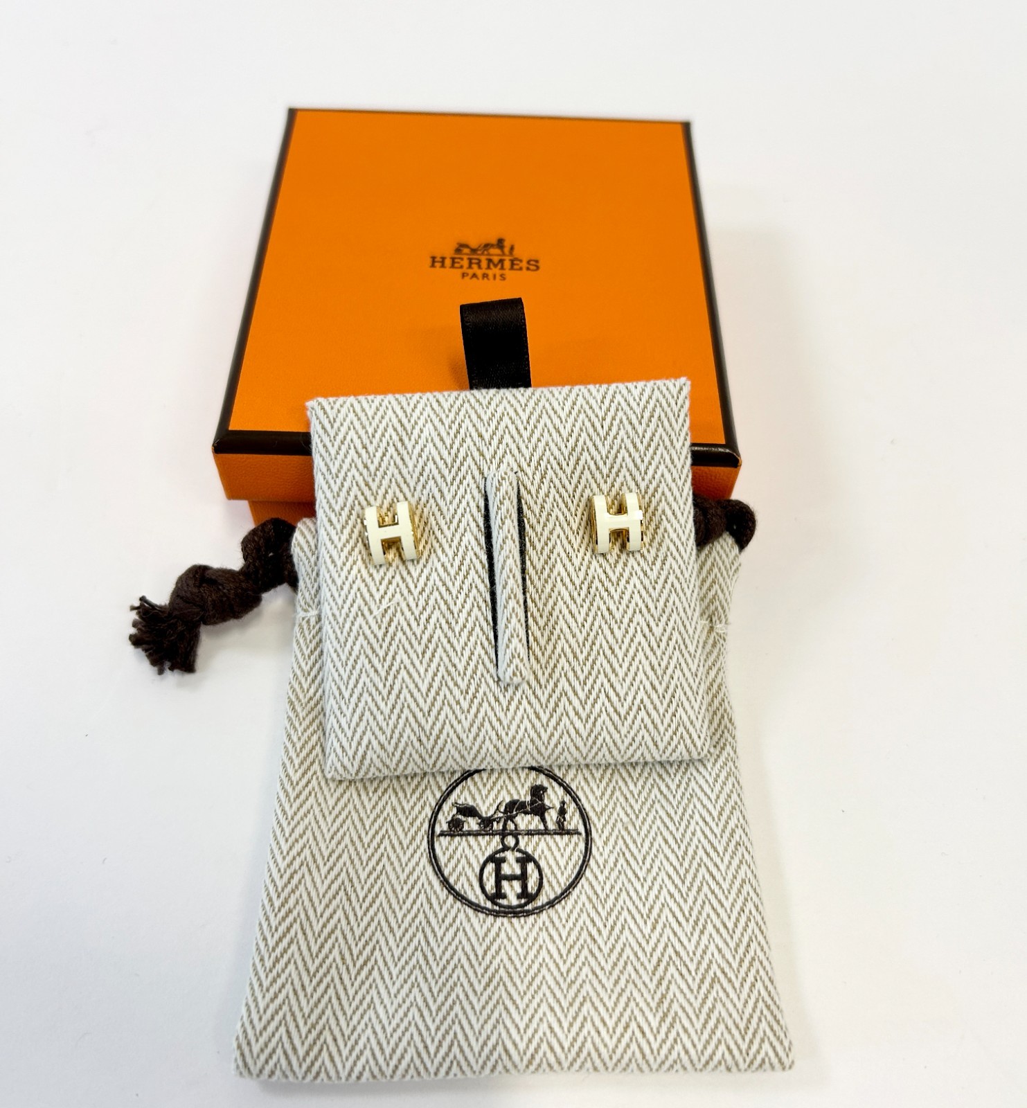 Hermès Mini Pop H Earrings & Clic H Bracelet Blanc White Gold Plated Set NEW