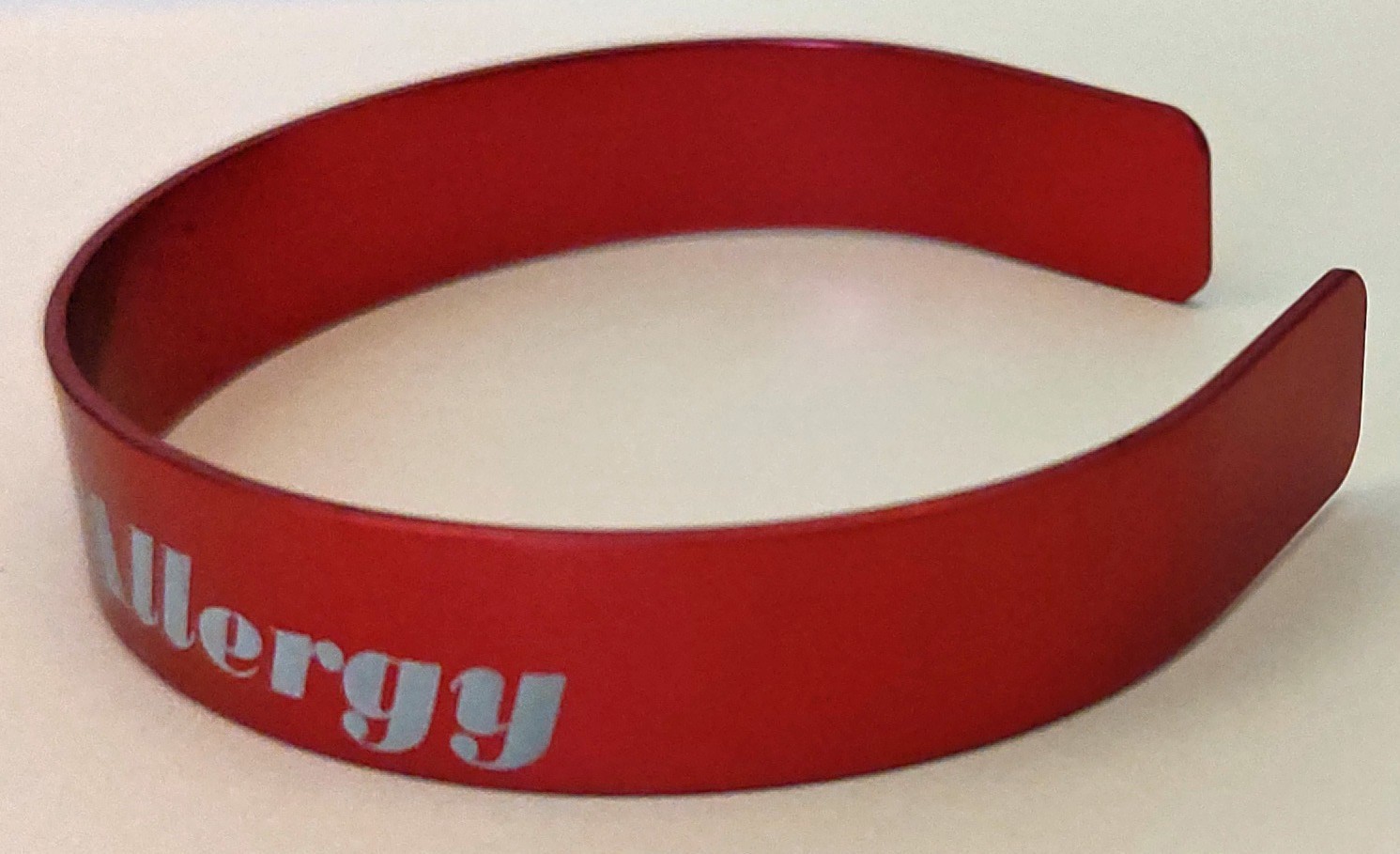 Medical Bee Sting Allergy Anodized Aluminum 1/2″ x 7″ Red Bracelet