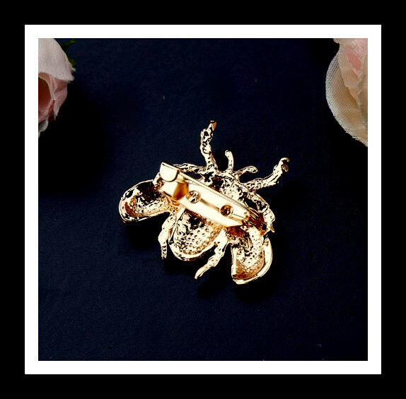 SMALL CUTE BEE BUG BLACK & GOLD LAPEL BROOCH PIN~BIRTHDAY GARDENER GIFT FOR HER