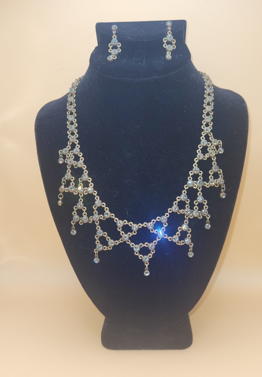 Sweet Romance Chain Dazzling Rhinestone Web Design Bib Necklace Earring Set