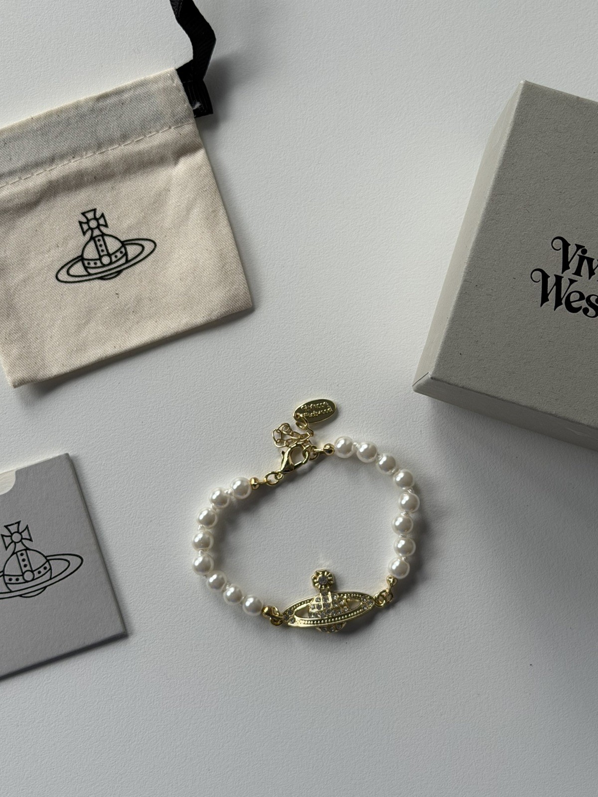 VW Mini Bas Relief Pearl Bracelet – Gold