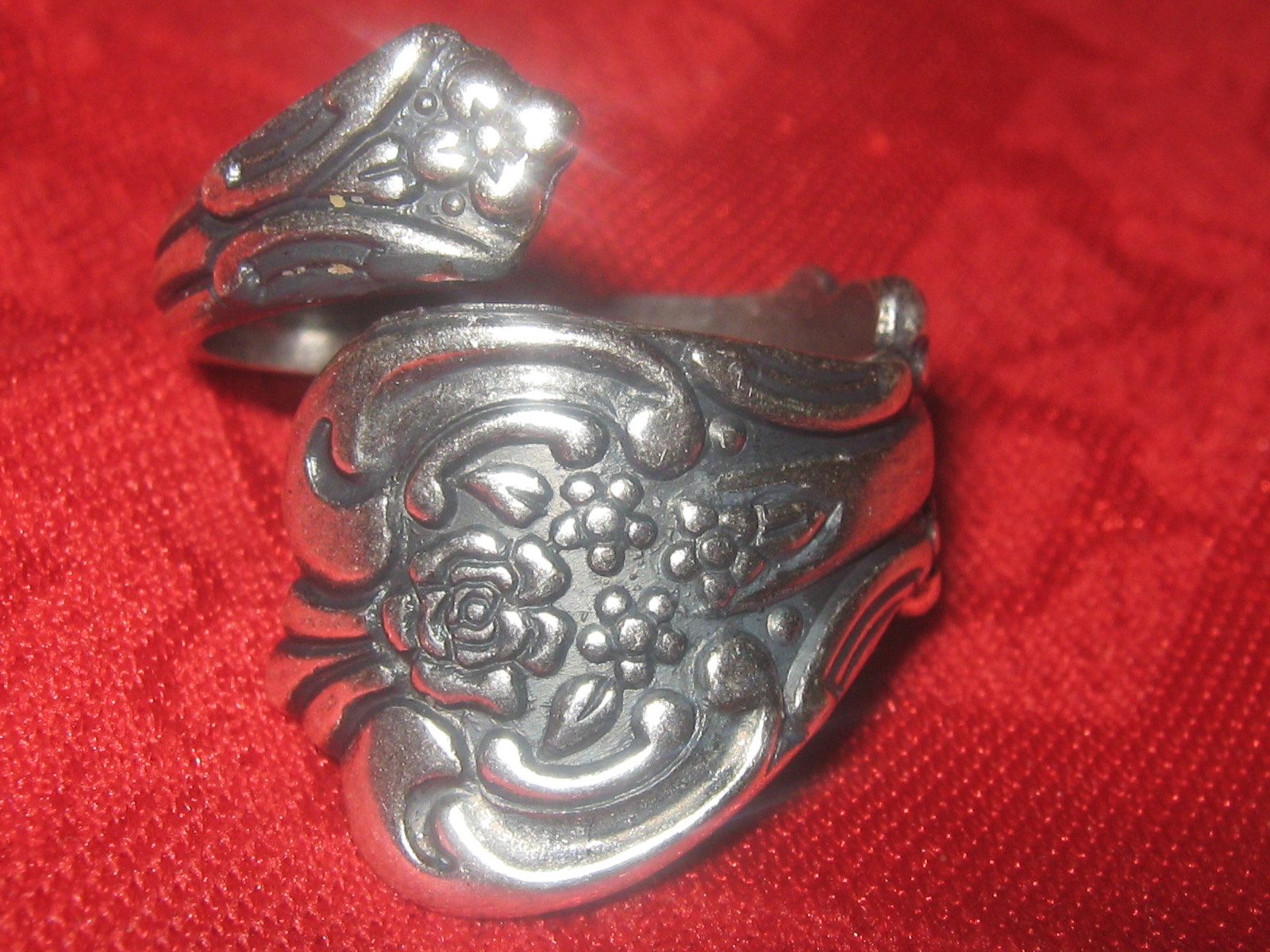 VINTAGE STYLE SILVER ROSE FLORAL SPOON RING SIZES 10-11 ADJUSTABLE RINGS