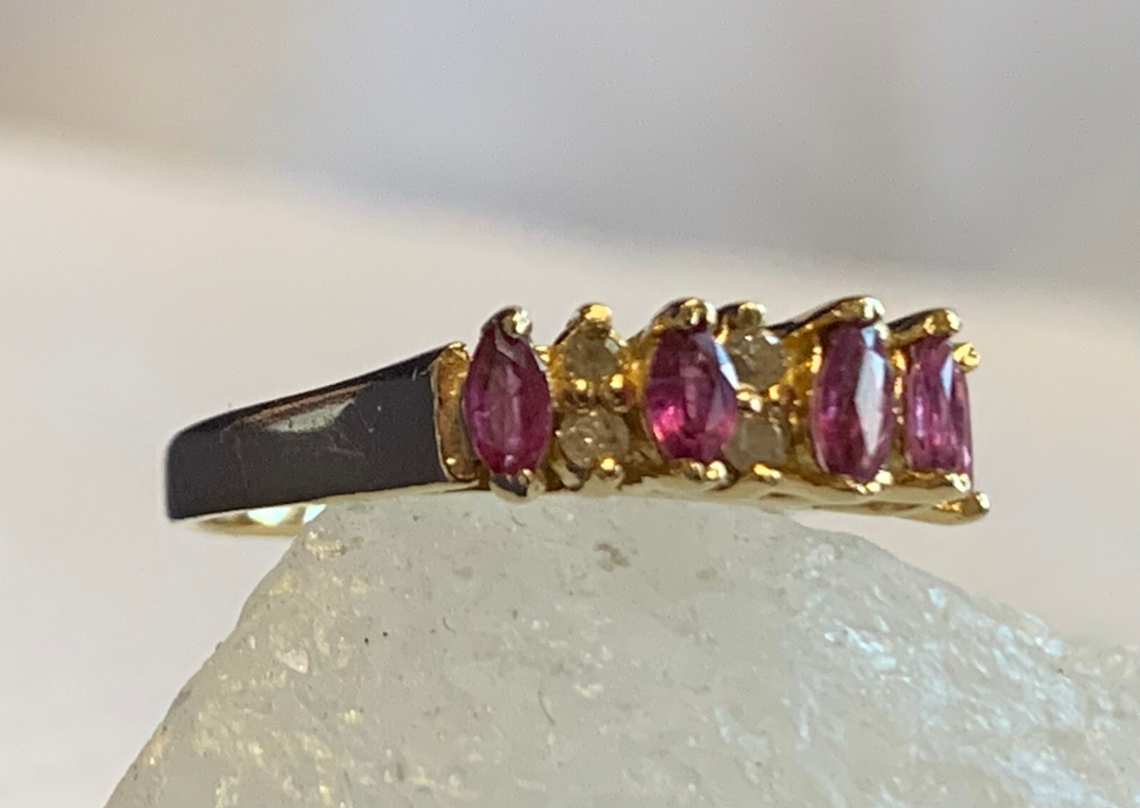 14K Yellow Gold Ring 2.5g Fine Jewelry Size 5.25 Band Ruby & Clear Color Stones