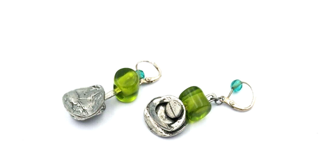 Beautiful Dangler Pierced Earrings Silver Tone Green Glass Beads