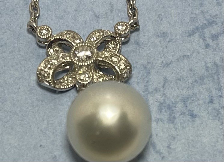 Pearl Necklace with Diamond Star Cluster Pendant 7.0 Gram Pt 850