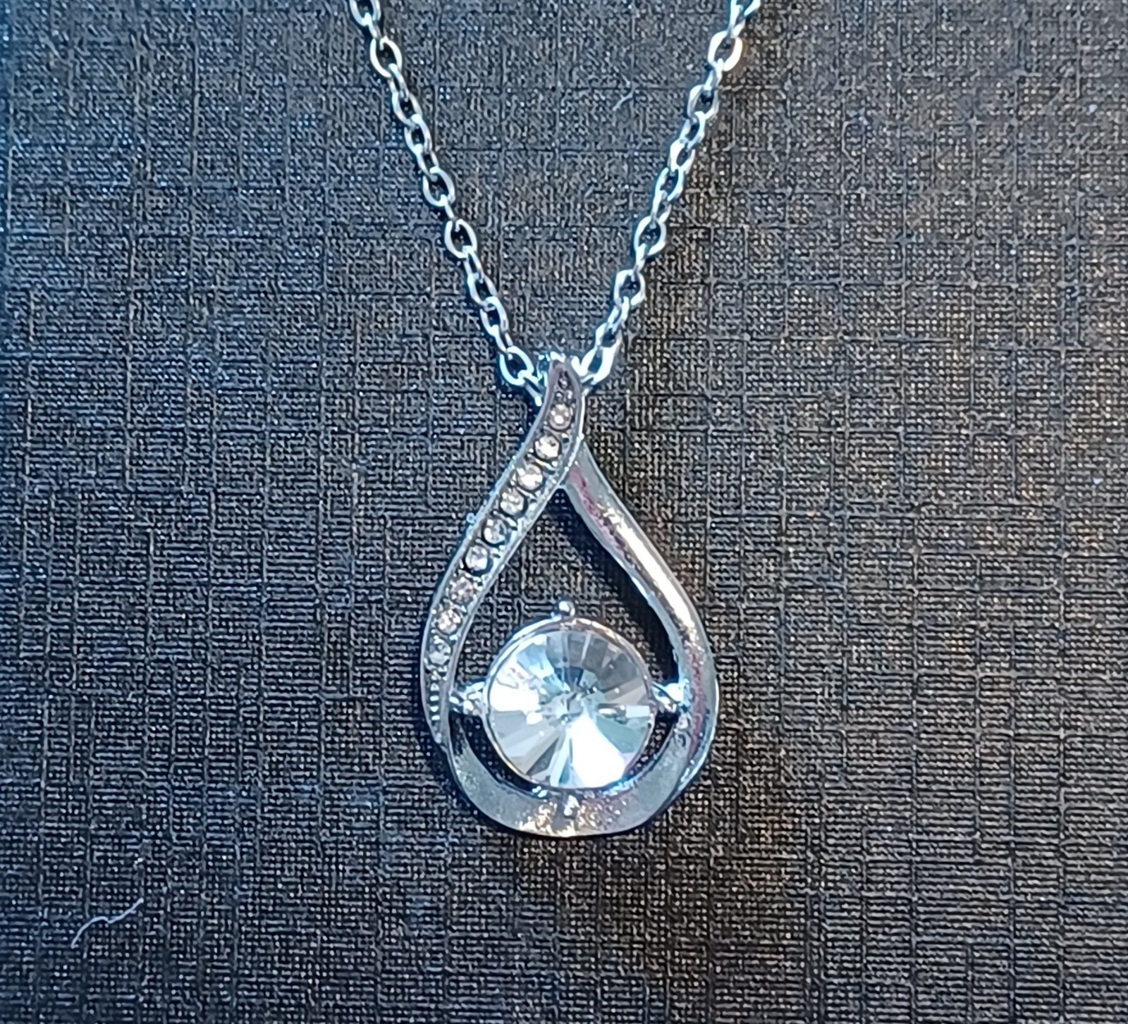 Elegant Teardrop Pendant Necklace. Fashionable Design with Imitation Gem Stone