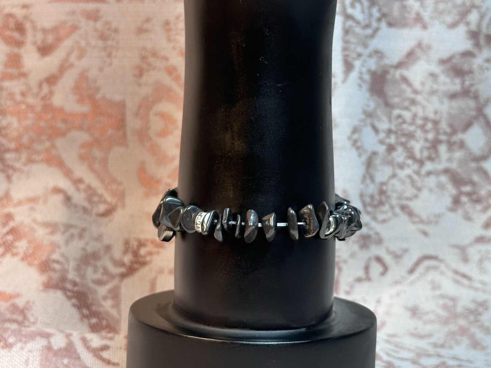 black chip bead stretch beaded bracelet stackable metal less than 8 in