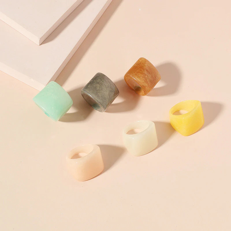 Unisex Acrylic Resin Ring Vintage Geometric Design Lightweight Durable Fashion