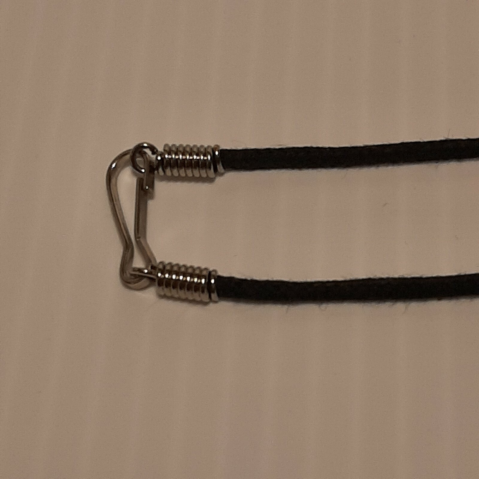 NBA MIAMI HEAT Pendant Charm / 22″ Black Rope Necklace –