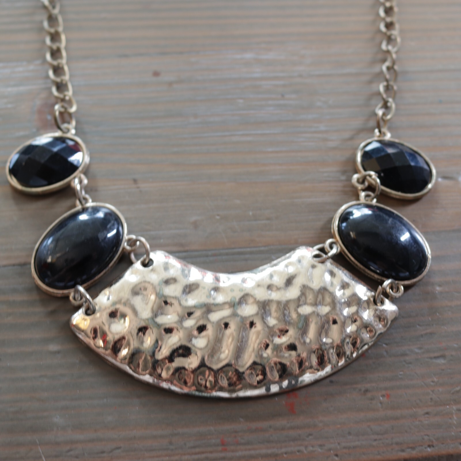 Fashion Statement Necklace Black Stone Hammer Silver Tone Metal Lobster Hook 18″