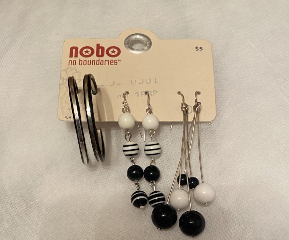 NWT No Boundaries Black Silver White Earring