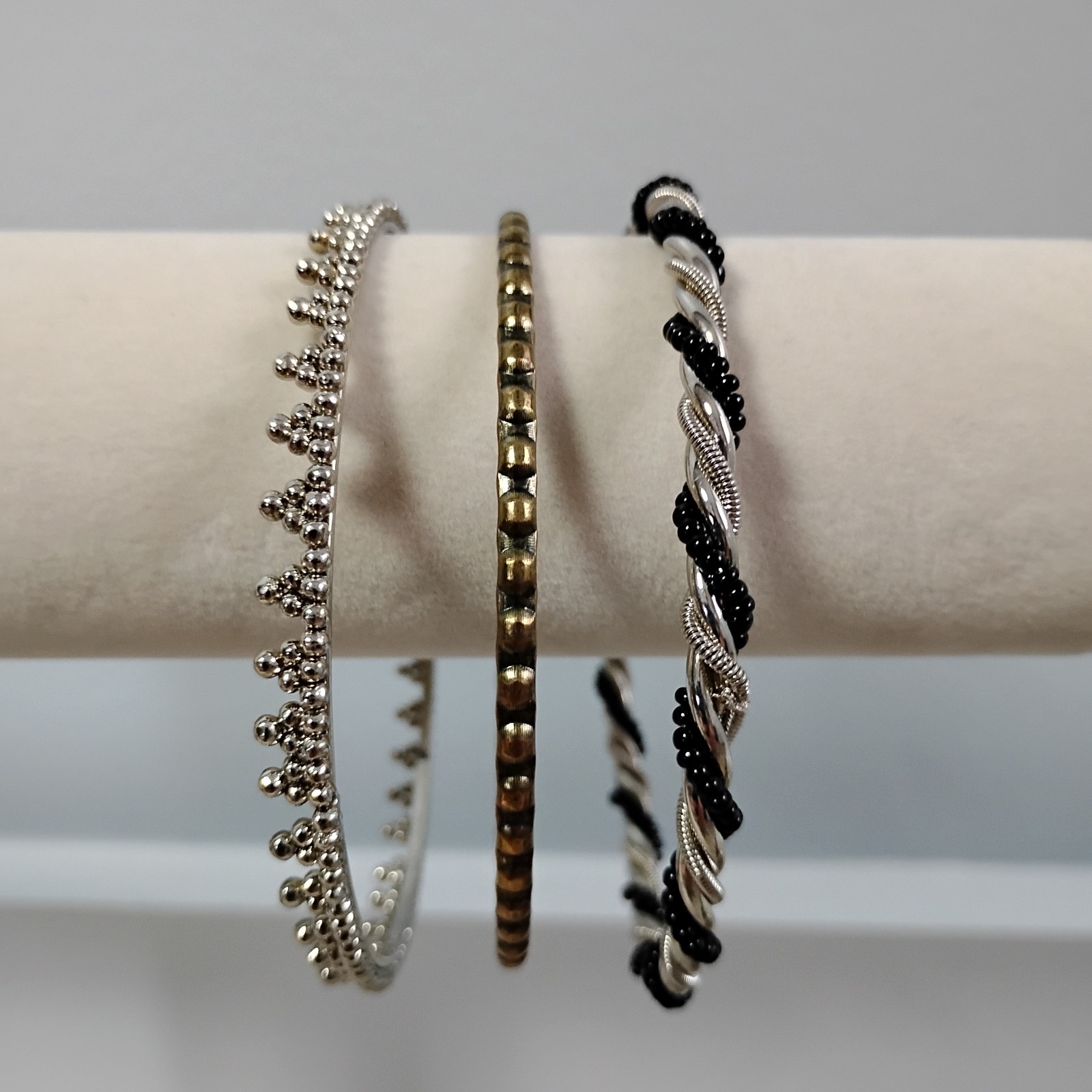Sz 9-9.25 Plus Size Metal Thin Bangle Bracelets Lot Of 3 Oversized