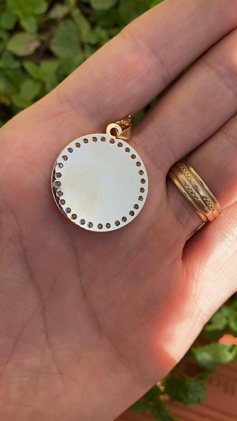 Cadena y Medalla De La Virgen de Guadalupe Tres Oros 28x25mm Guadalupe Necklace