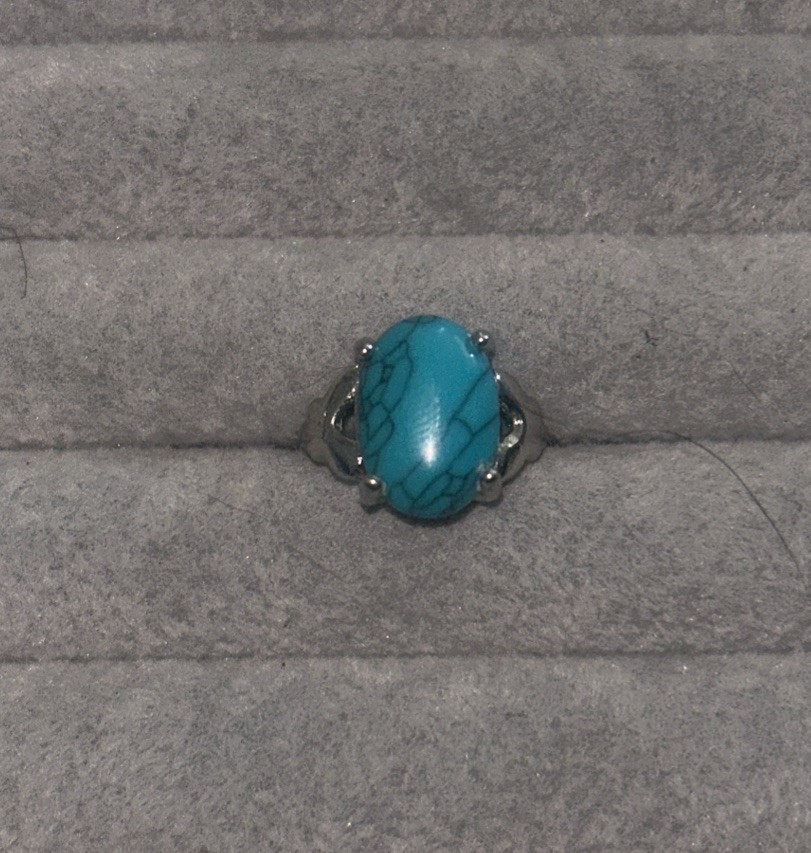 Turquoise simulated stone silver tone ring size 5 1/4.