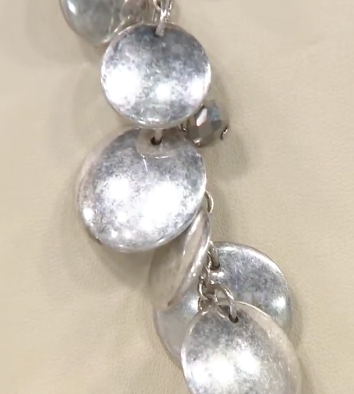 Joan Rivers 34″ Metal Disc and Glass Bead Chain Necklace – Silver Color – NWT