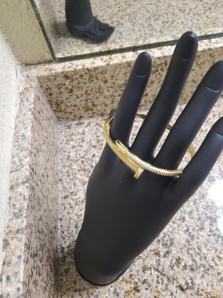 Durable, Lightweight And Long-lasting Fashion Bracelet
