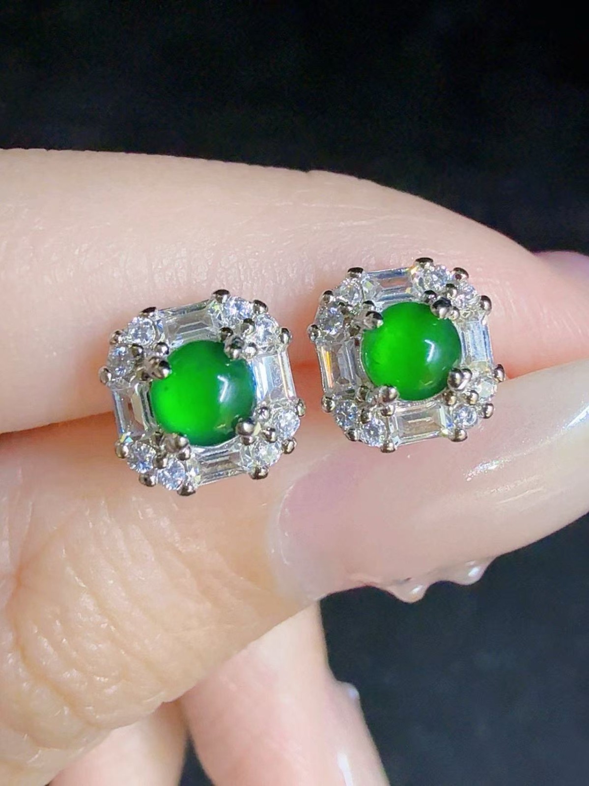Beautiful Natural grade A jadeite stud earring