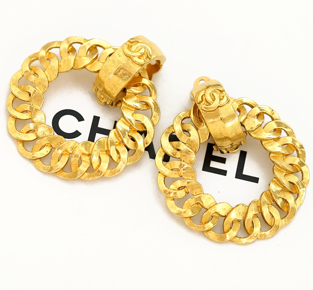 CHANEL CC Logos Hoop Circle Clip-On Earrings Gold Tone 96P Auth w/Box