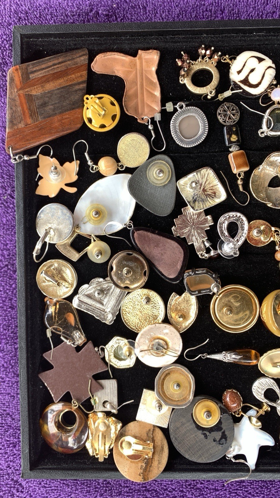 101 SINGLE “BROWN/BEIGE/EARTH COLORS”VINTAGE AND MODERN EARRINGS Lot# 74