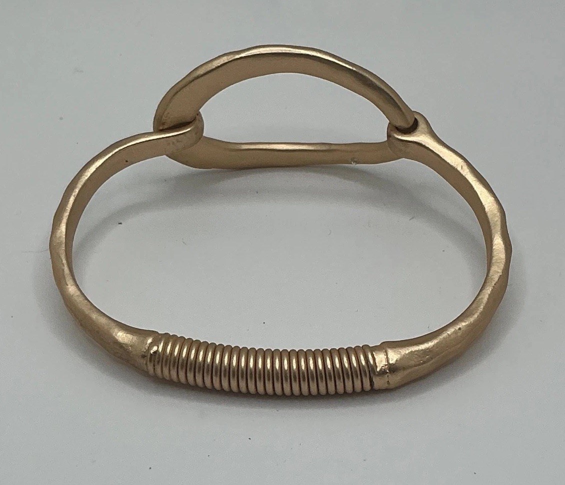 Gold-Tone Hammered Open Circle Latch Bracelet 30g