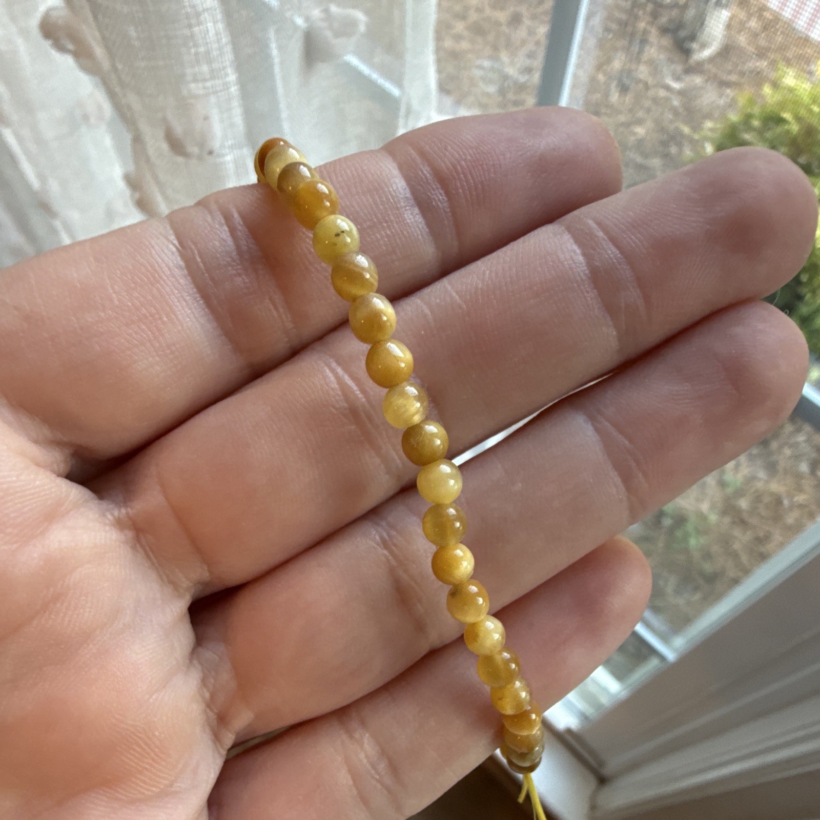 Yellow Jade / Stone Beaded Stretch Bracelet Round Ball Beads No Clasp