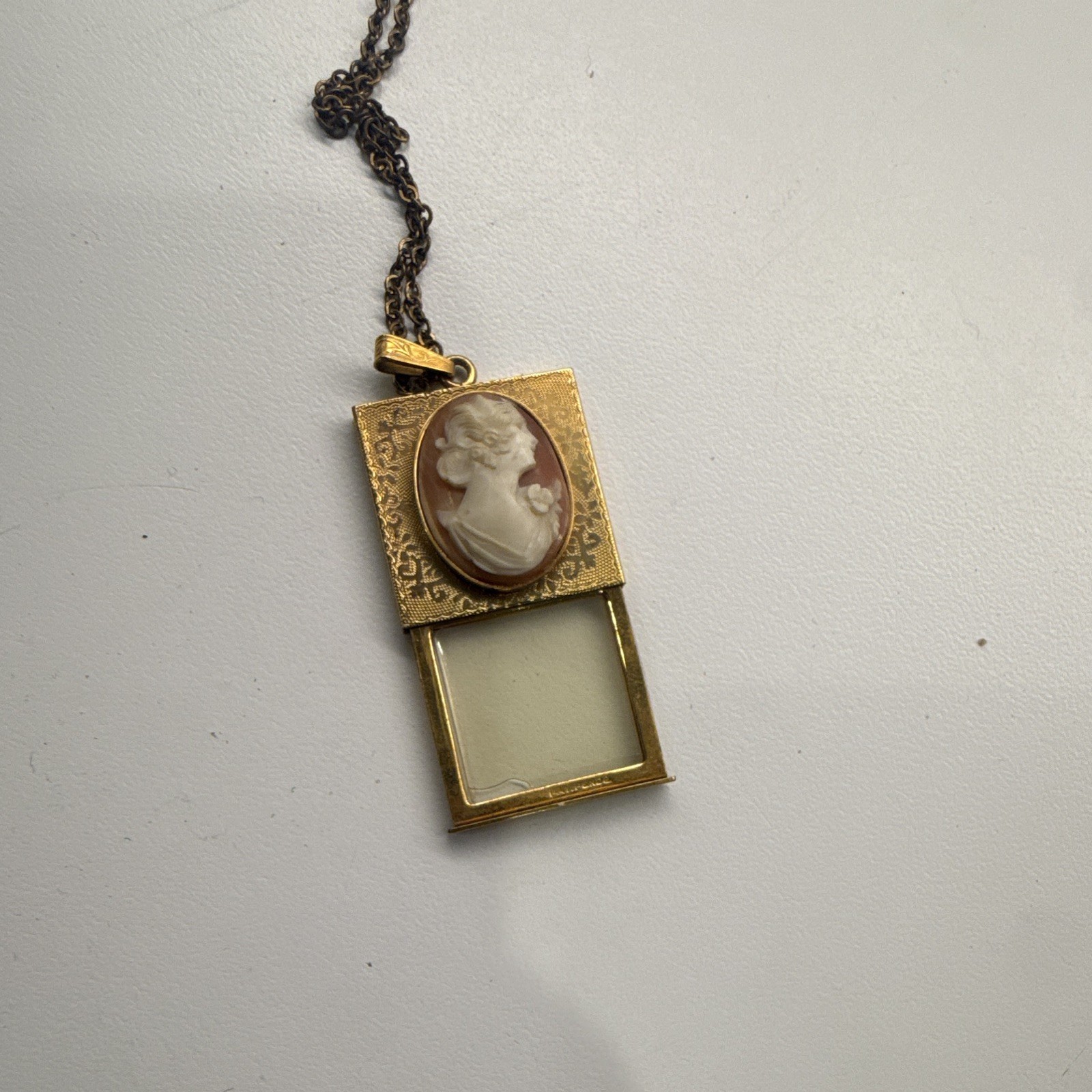 Gold Metal Square Locket Pendant Necklace w/ Oval Brown & White Cameo