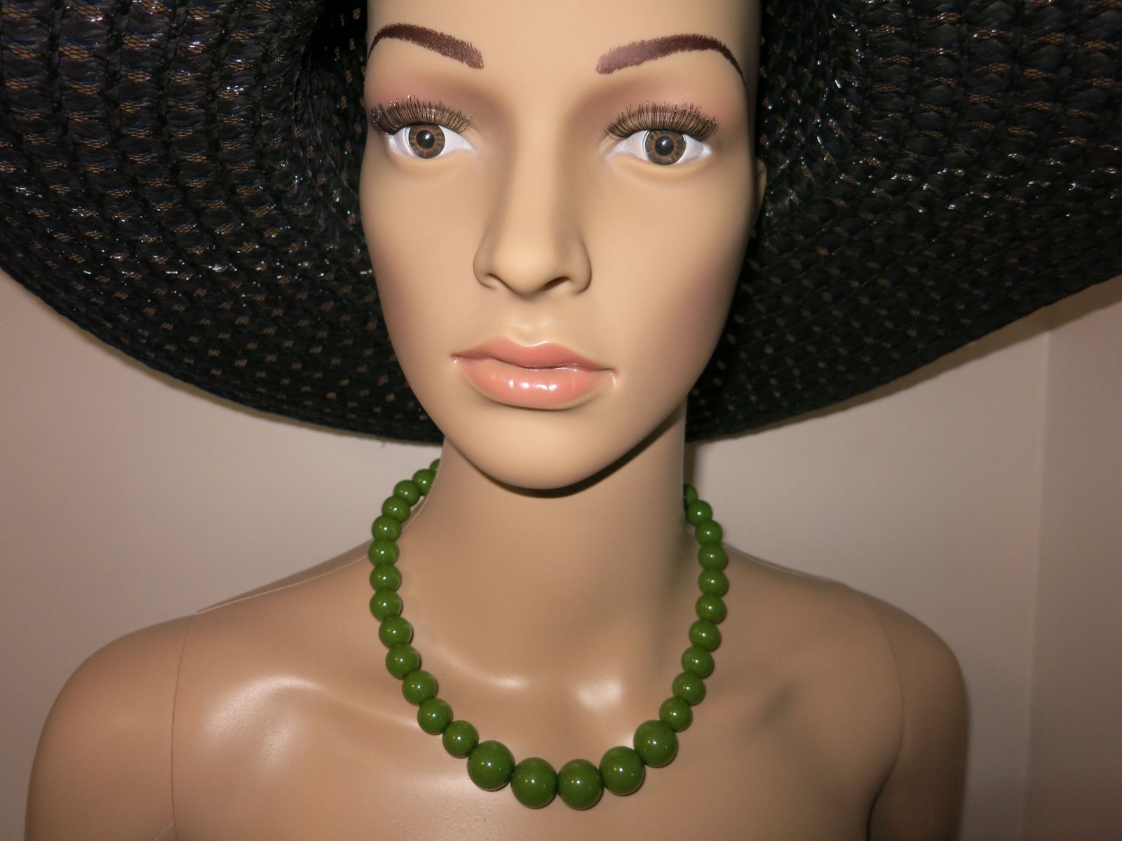 Gumball Necklace 50s Rockabilly PinUp Olive WW2 Bead Beads Retro 46cm Army Green