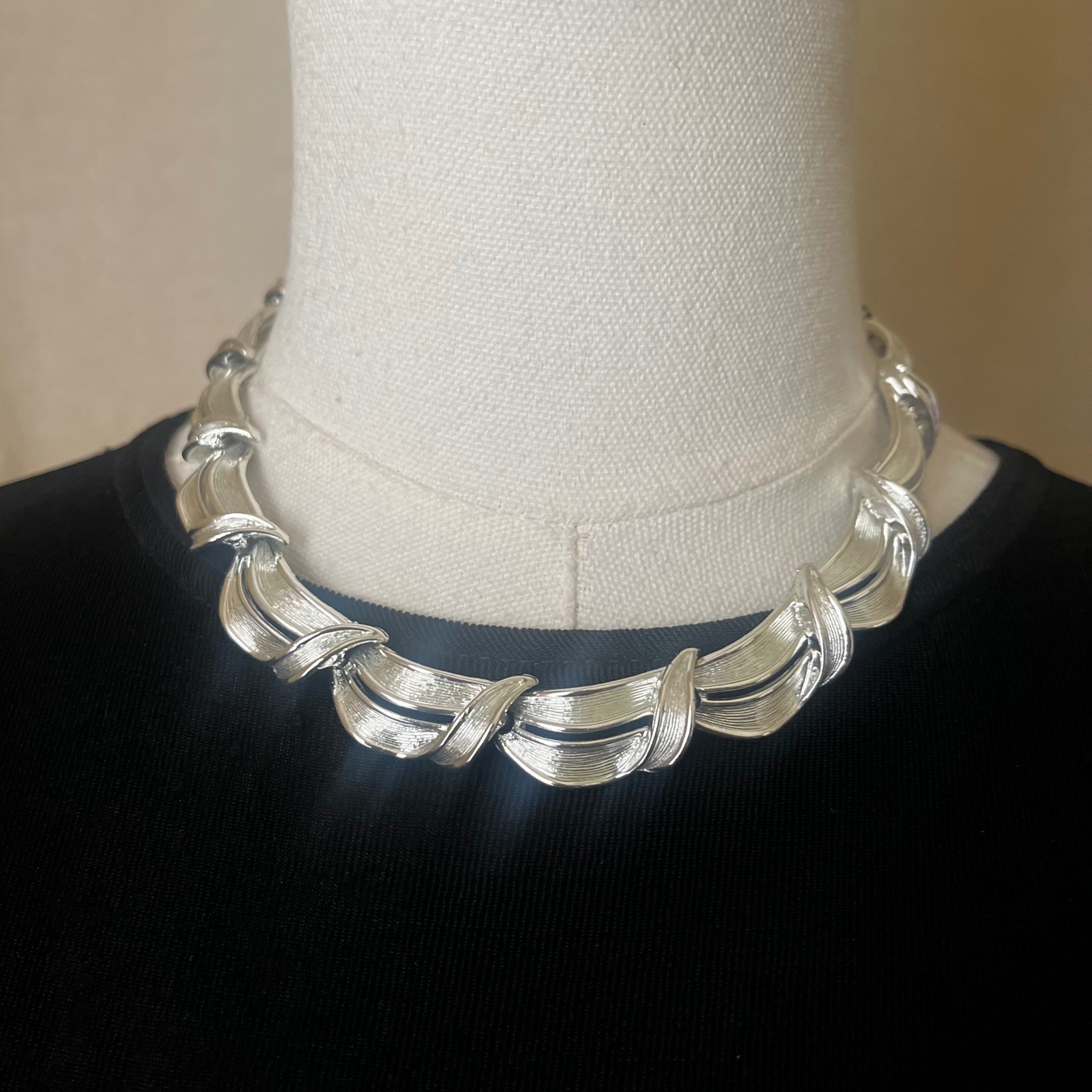 Vintage Lisner Silver Tone Sculptural Collar Necklace Chunky Statement 13–16.5″