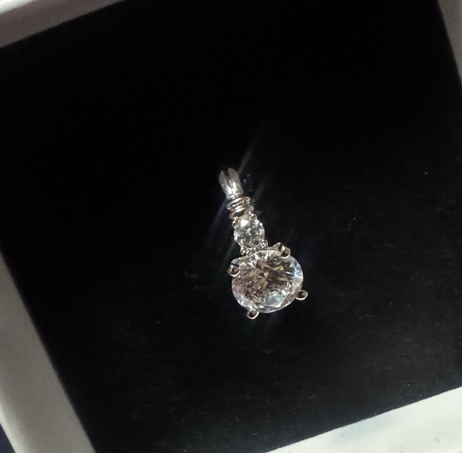Cubic Zirconia Silver Tone Ring Size 6. Brand New Never Worn Great Condition