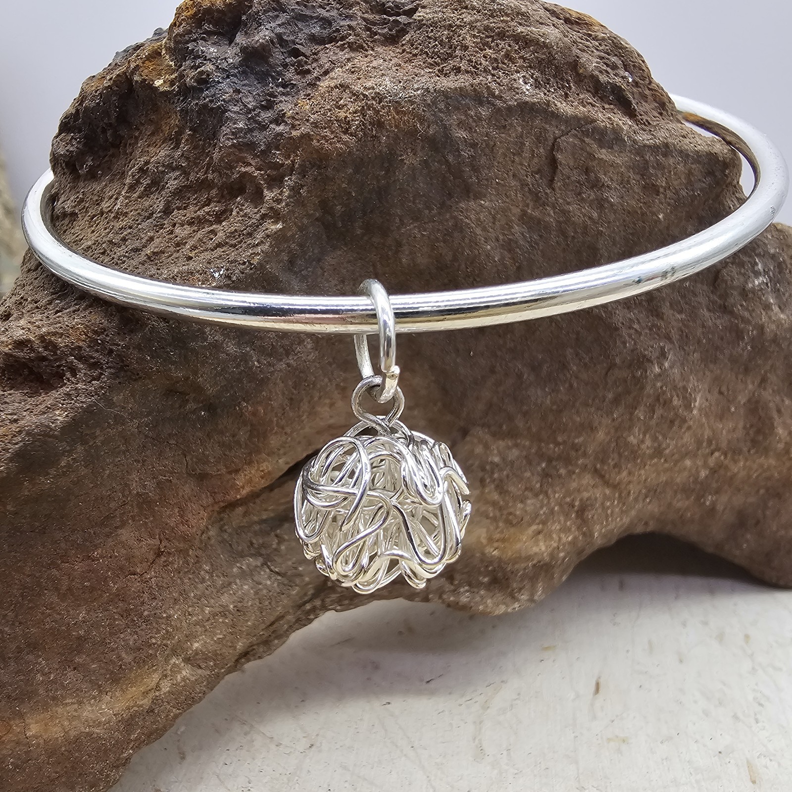 Silver Tone Alloy 7″ Bangle Bracelet w/ 11mm Messy Ball Charm! Unique