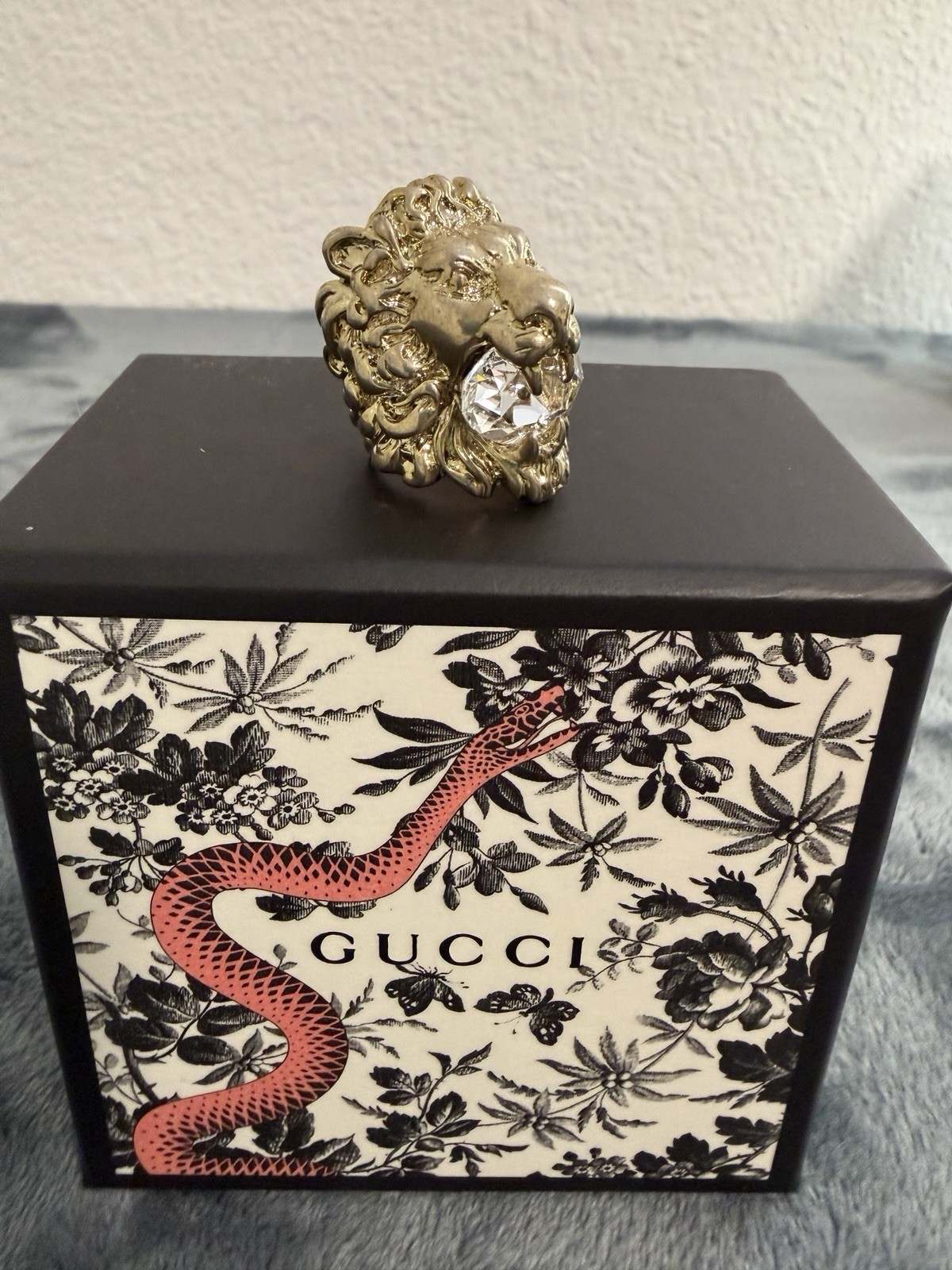 BRAND NEW Gucci Lion Head Gold Clear Crystal Ring Size 10 / X-small / 5.25