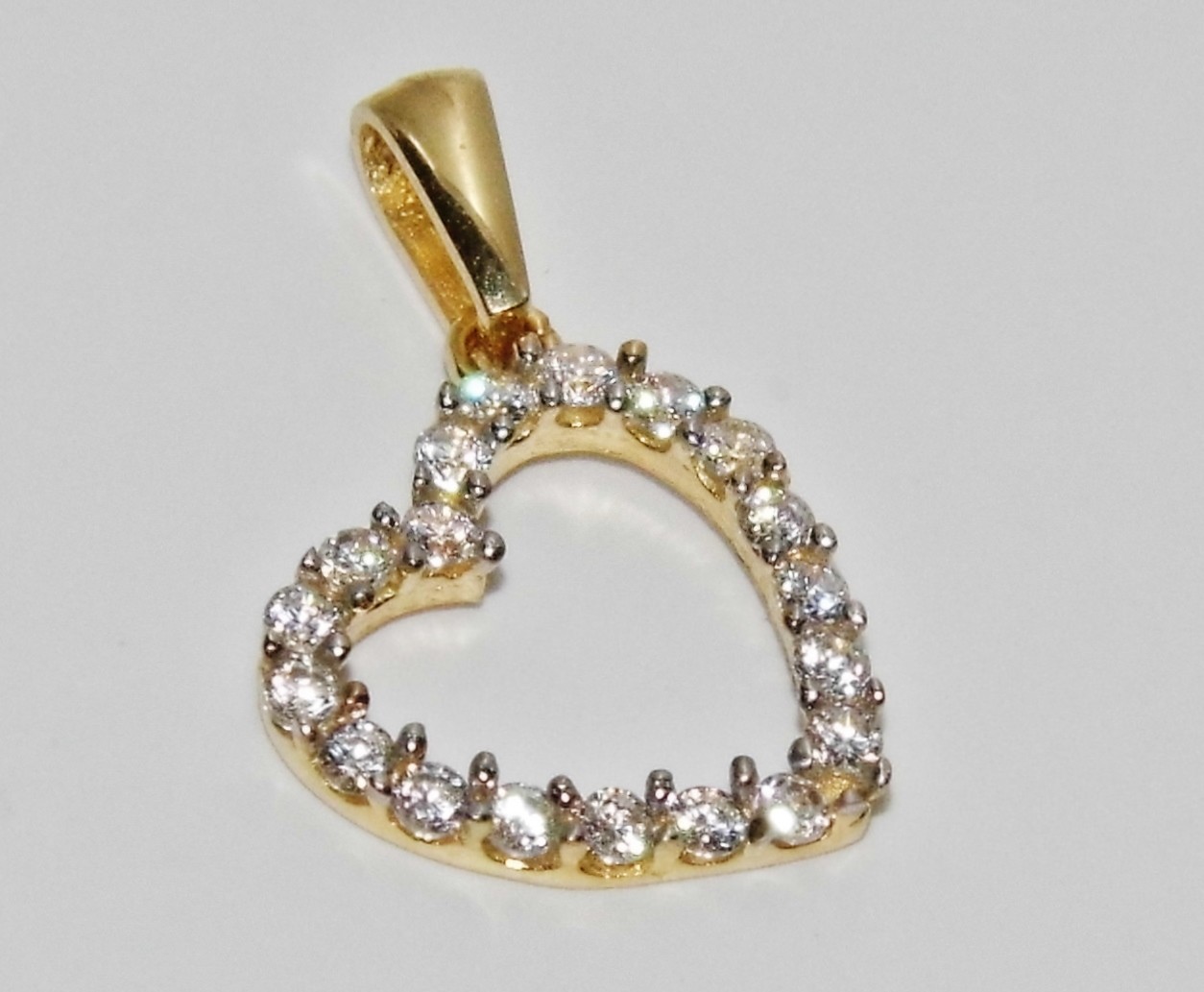 9ct Yellow Gold 0.10ct Simulated Diamond Heart Shaped Pendant