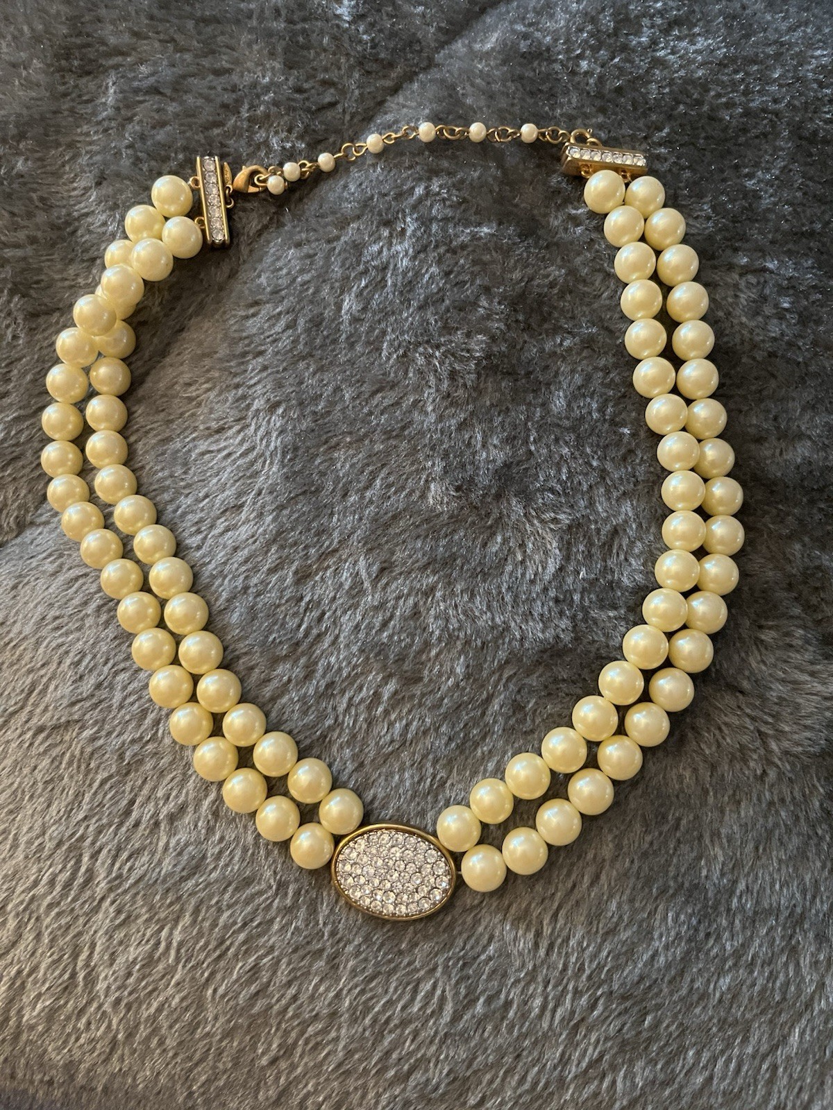Pearlesque Necklace with rhinestones