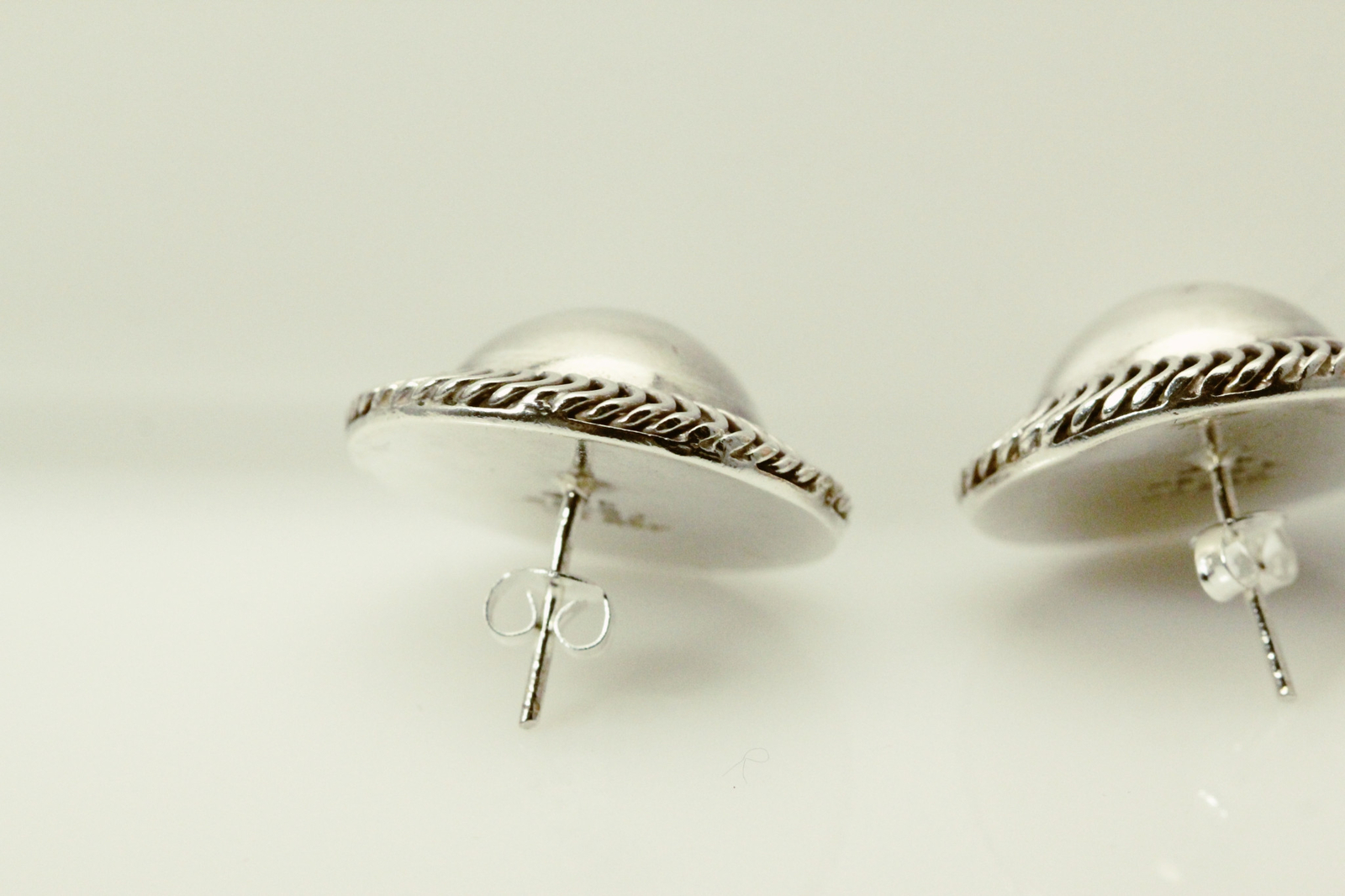 Round Puffy 925 Sterling Silver Mexico Post Earrings 13.3 grams (EAR5598)