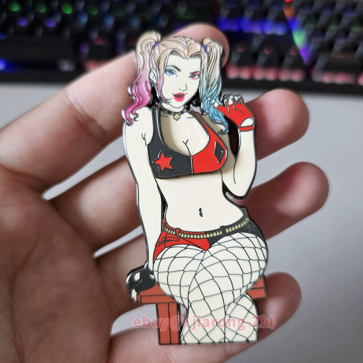 DC Harleen Quinzel The Clown’s Girl Magnetic Limited Metal Enamel Badge Pin