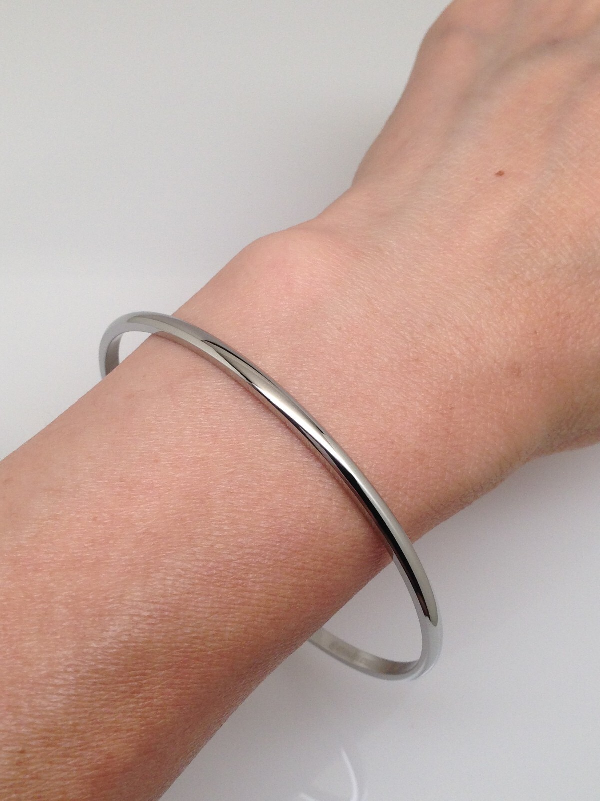 Plain Stainless Steel Round Bangle Bracelet Mens Womens 8″ 2.9mm Thin Bangle