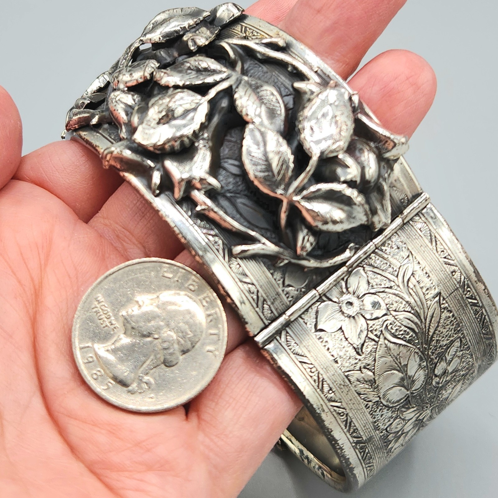 1960s Unsigned Whiting & Davis Gothic Repousse Silver Tone Cuff Bracelet 7″