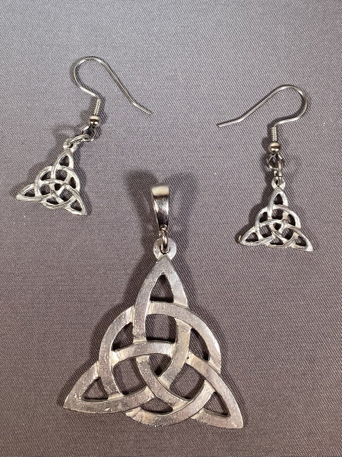 Celtic Pendant and Earrings of the Triquetra Knot.