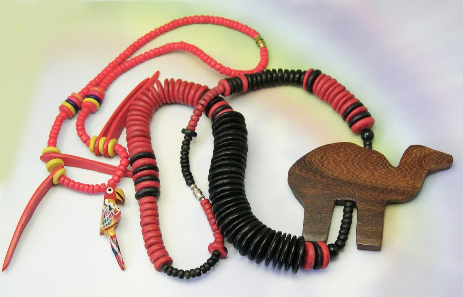 2 Vintage WOOD Necklaces Lot CAMEL Bird TOUCAN tribal tropical summer jewelry